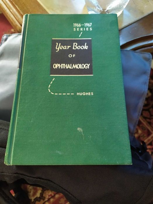 livro year book of ophthalmology vintage