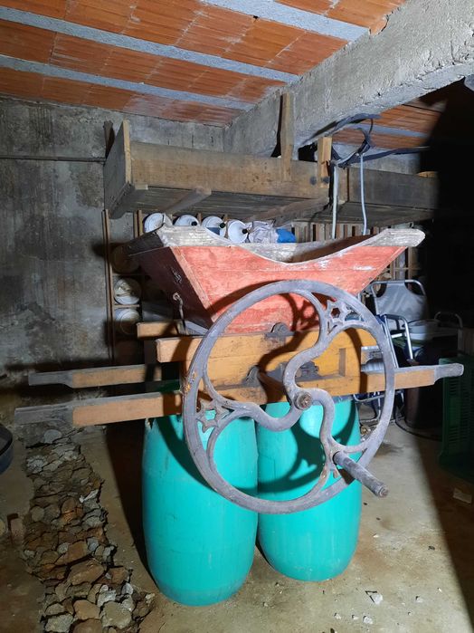 Grape Grater/Crusher64752109877379123