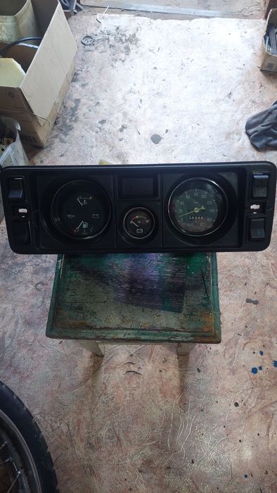 Панель приборов ваз 2105.