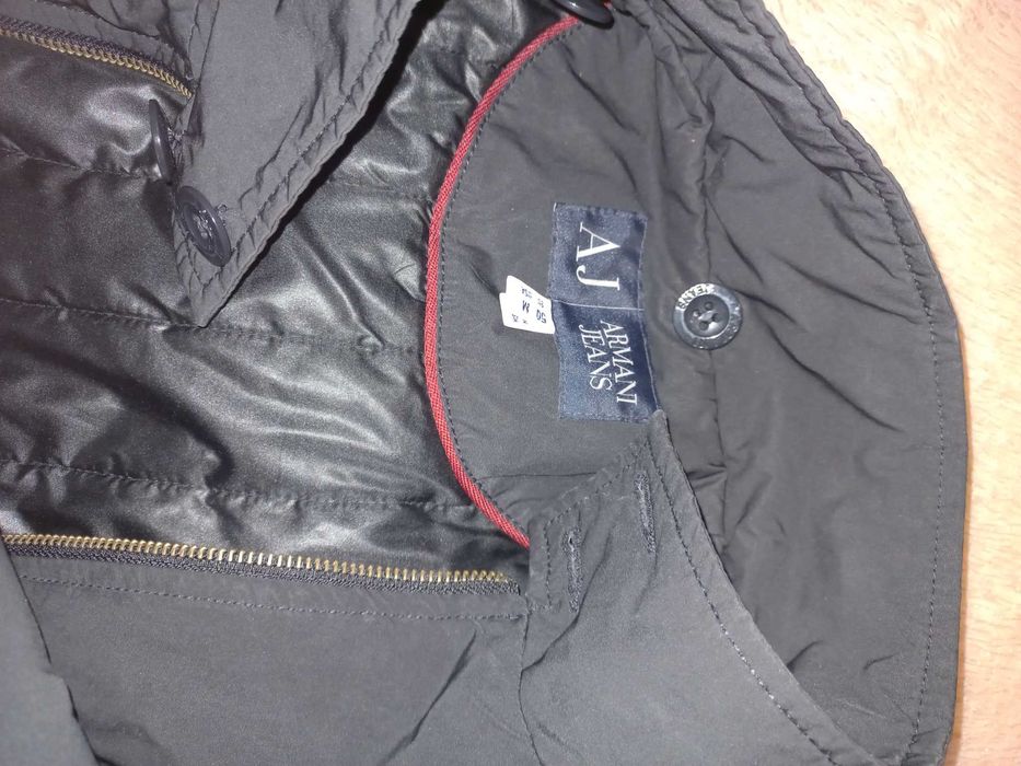 Продаю куртку Armani Jeans