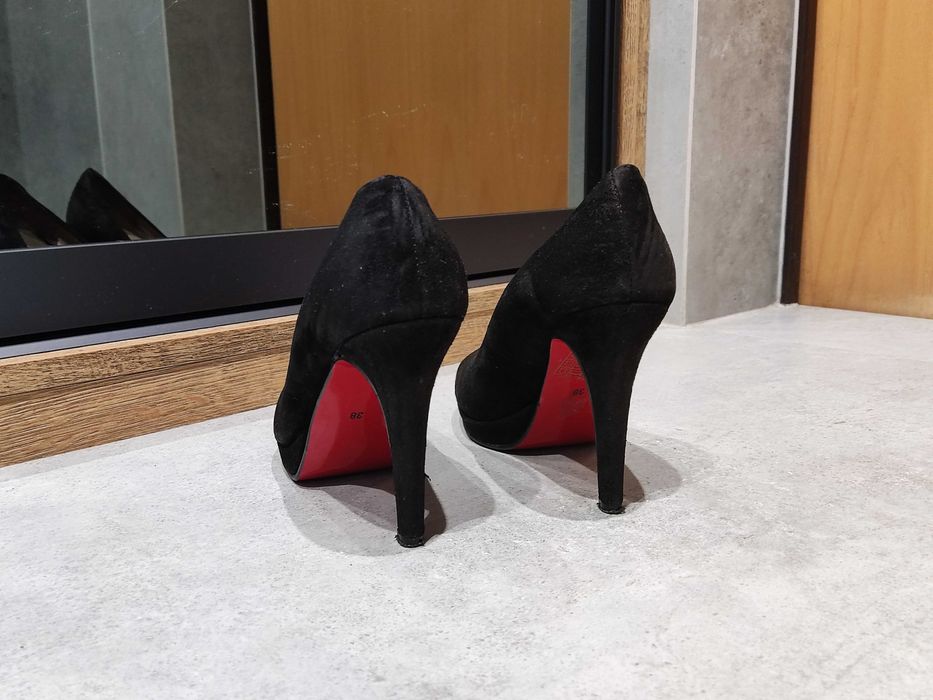 Czarne szpilki z czerwoną podeszwą Milano, rozmiar 38, stan idealny