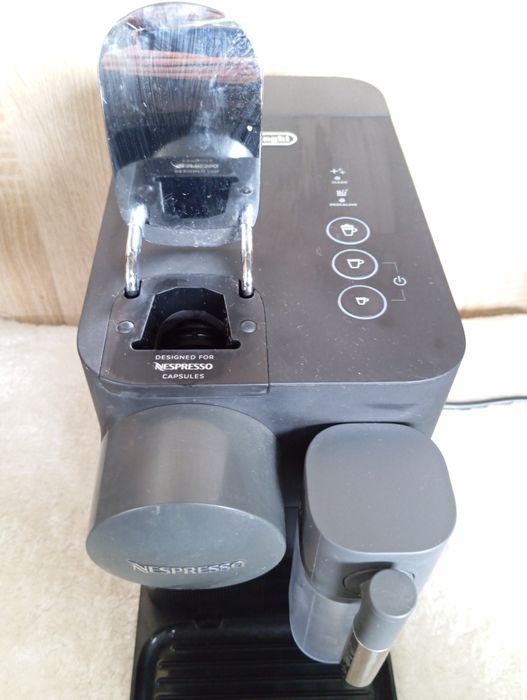 Ekspres kapsułkowy De'Longhi Nespresso Lattissima One EN510.B