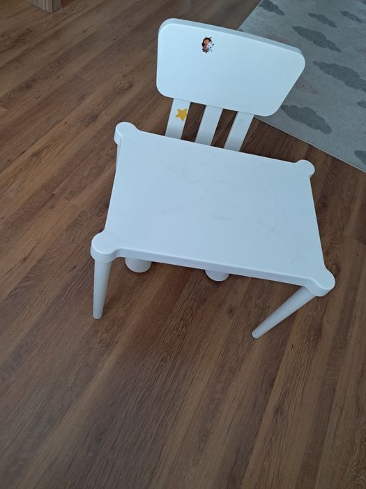 Krzesełko i stolik dla dzieci ikea