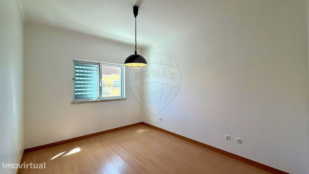 Moradia T4 para venda