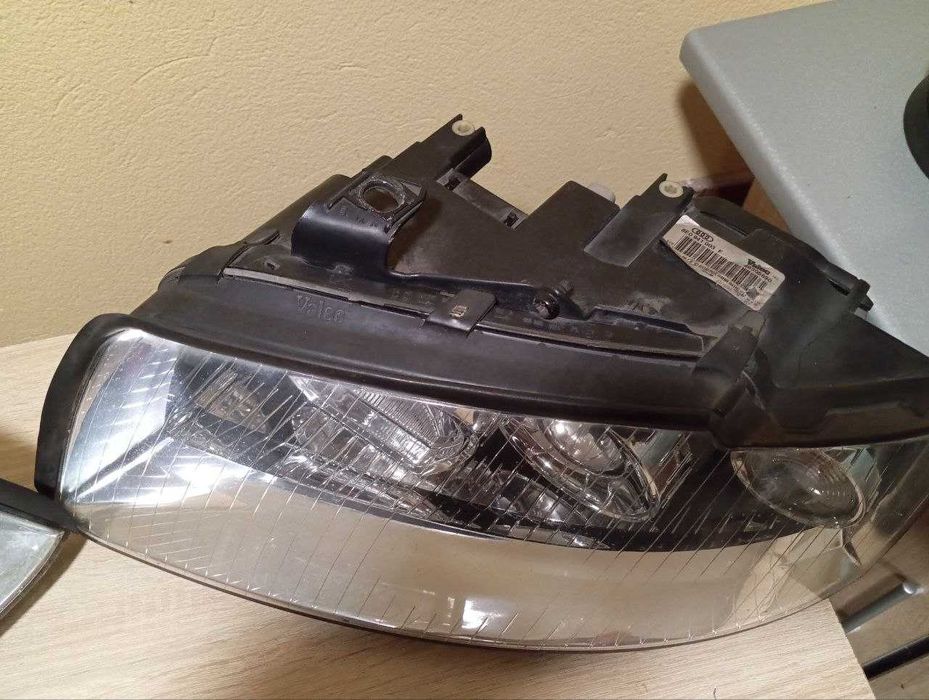 Фари Audi A4 (B6/B7, 2001-2008 рр.)