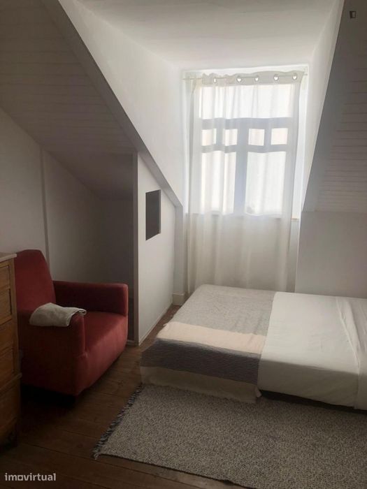 Quarto - localizado em Arroios Lisbon