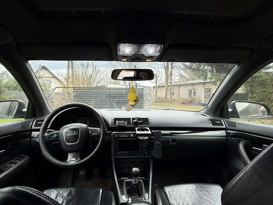 Audi a4 b7 2.0 TDI quattro 2x s-line.