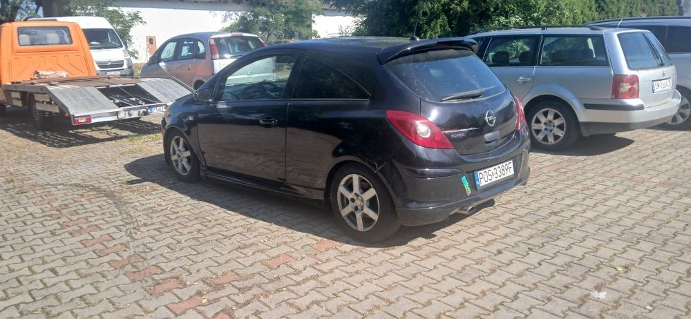 Drzwi przednie prawe lub lewe Corsa D Z20R