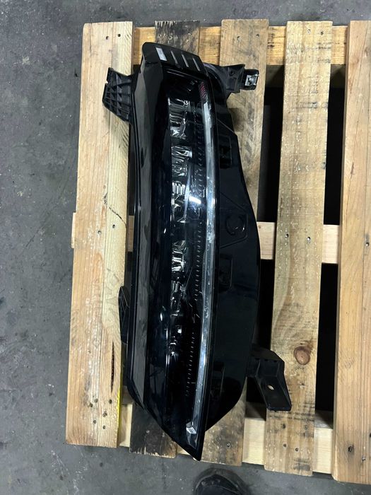 Otica esquerda Renault Megane V 5