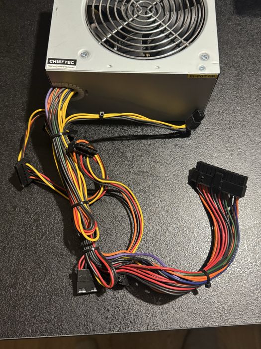 Zasilacz Chieftec i-Arena 350W (GPA-350S8) + Kabel + Śrubki