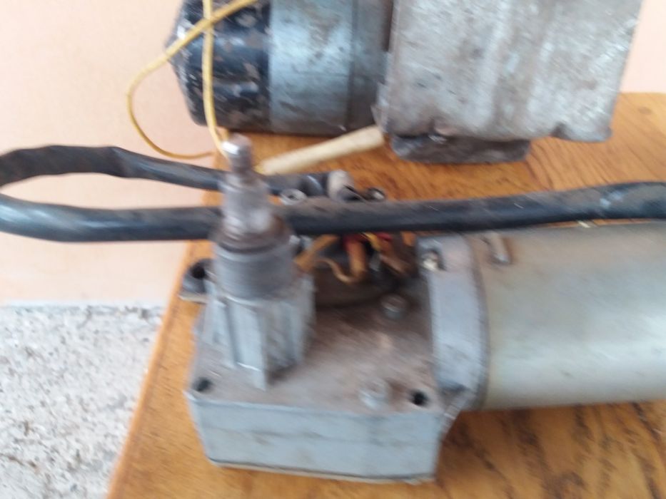 Моторедуктор склоочисника автобуса ЛАЗ і не тільки.