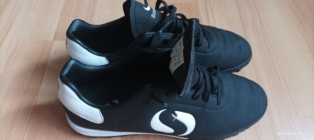 Buty do piłki nożnej