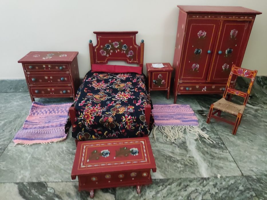 Mobília alentejana em miniatura