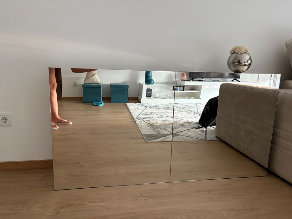 Mesa apoio sala estar espelhada