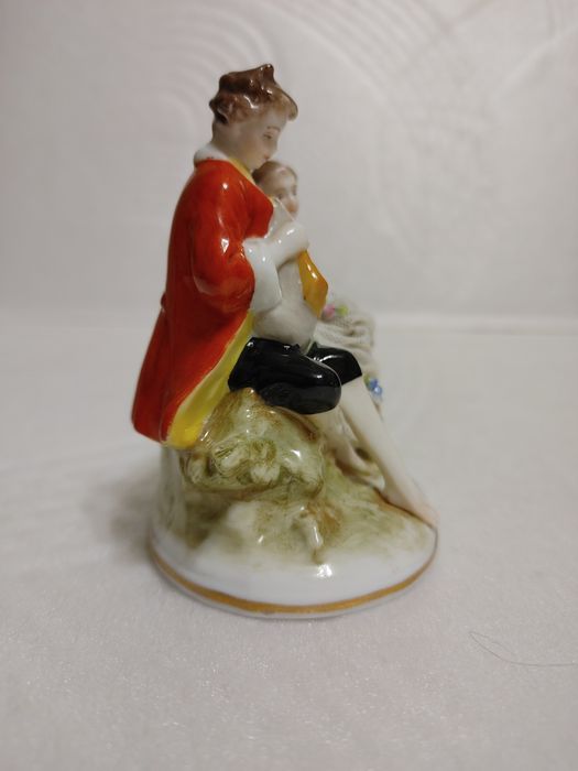 Статуэтка кавалер с дамой MULLER Мюллер фарфор Германия 1890-1927 год