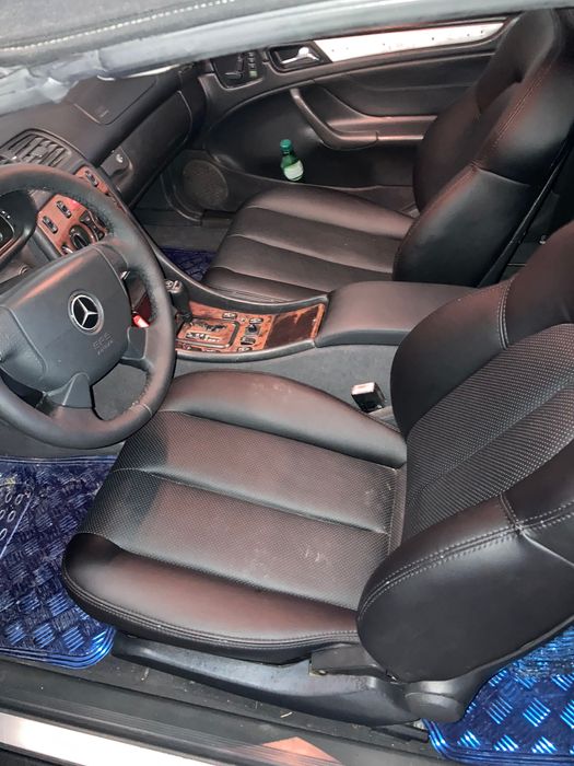 Carro Mercedes descapotável