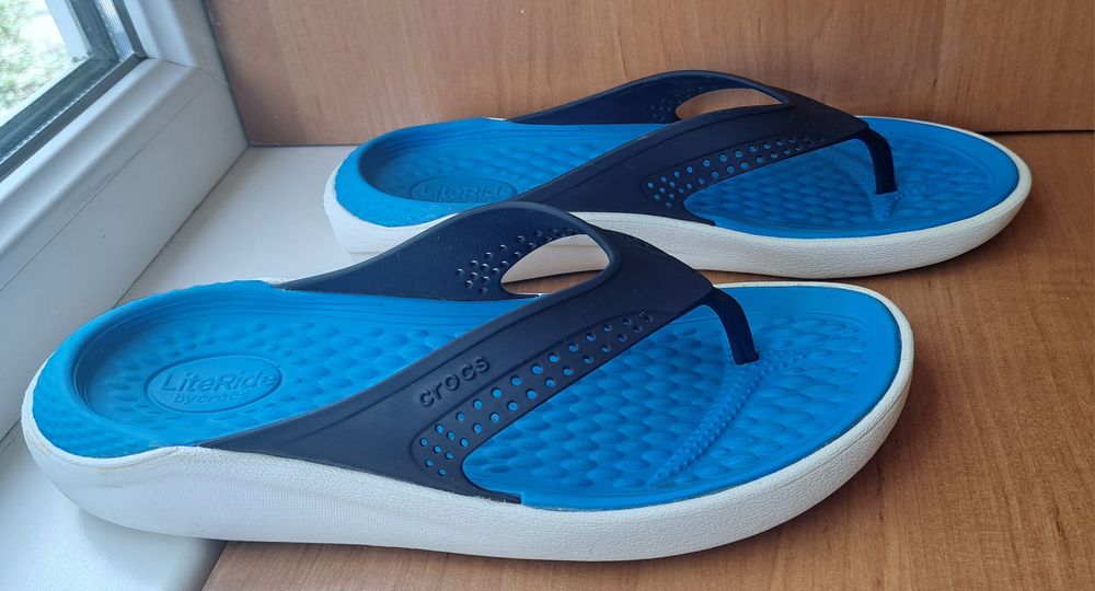 Crocs M6W8 (38-39р)