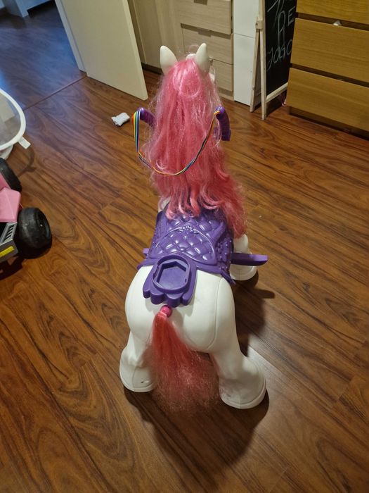 Unicórnio a bateria para menina