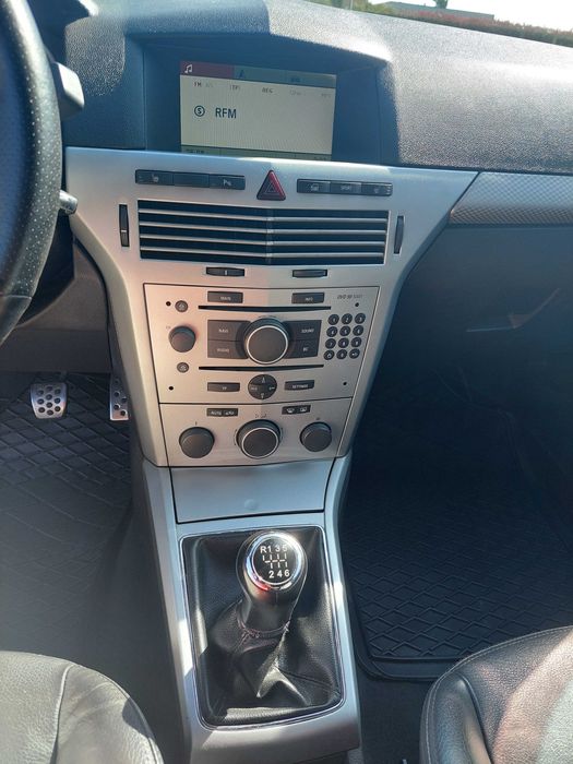 Opel astra h gtc 1.9 150cv