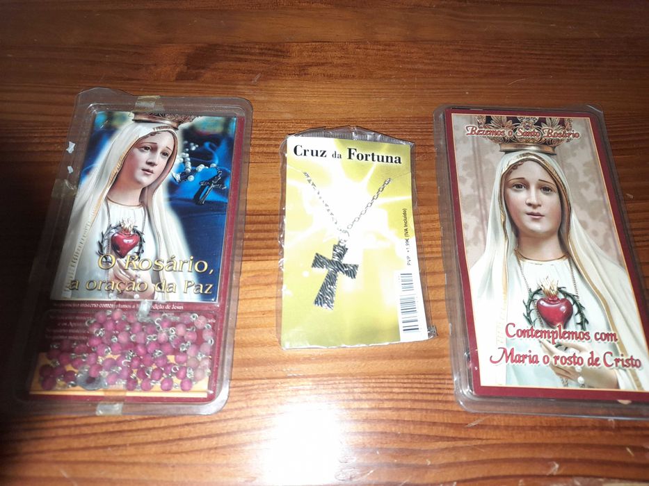 Livro Bíblia Sagrada + terços