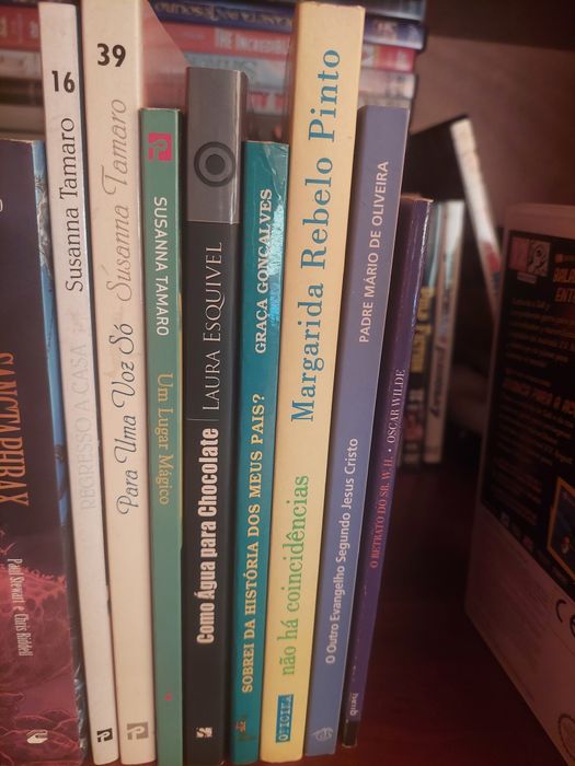 8 livros em bom estado