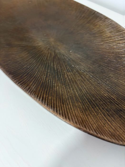 Centro de Mesa Decorativo em Cerâmica Bronze – 52 × 27 cm – Como Novo