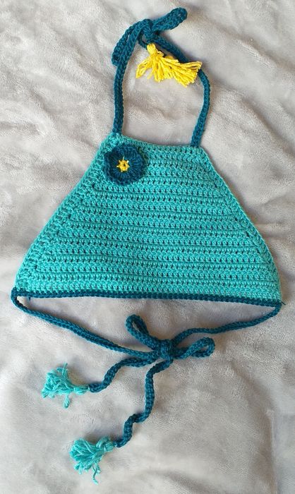 Top na szydełku dla małej elegantki