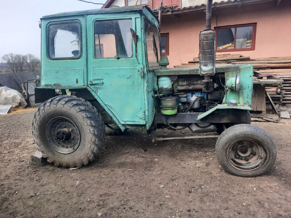 Продам трактор та все що на фото