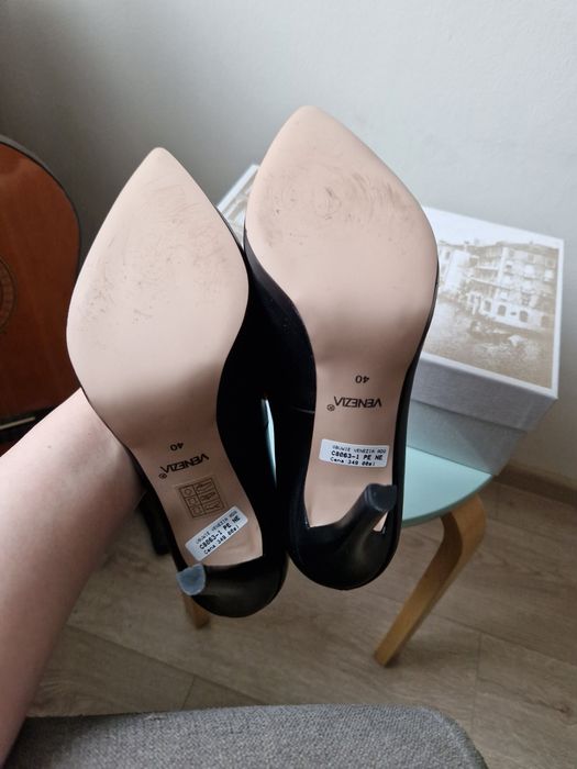 Szpilki Venezia czarne skórzane 11,5 cm rozmiar 40