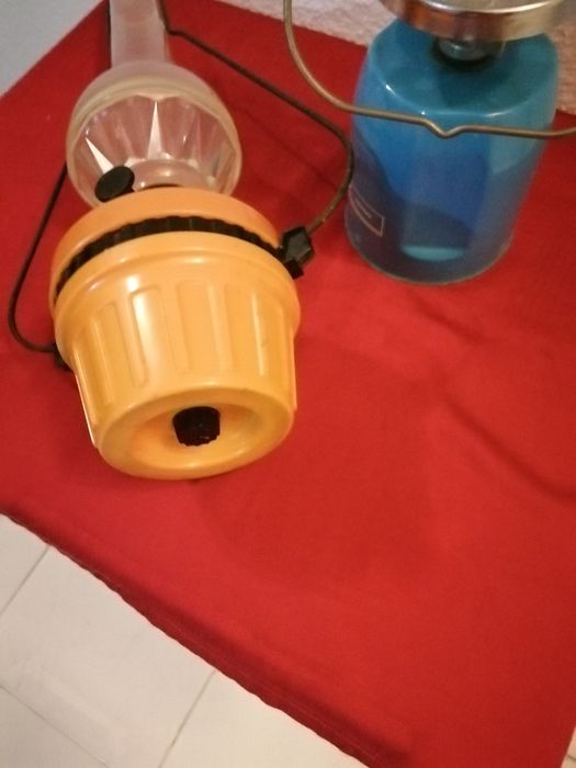 Candeeiros a gas e a pilhas