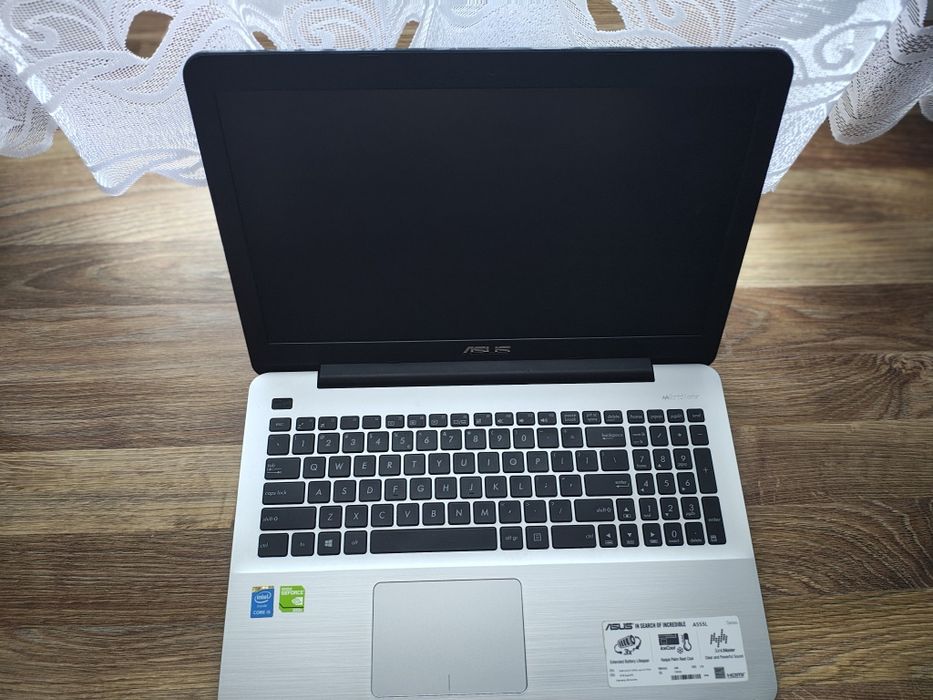 Laptop ASUS A555L