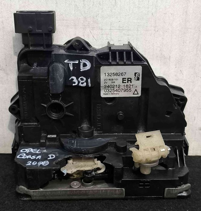 Fechadura / Fecho Porta Trás Direito 13258267 - OPEL CORSA D