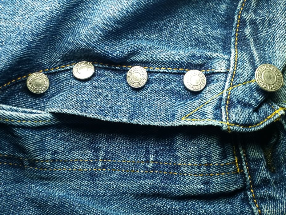 Джинси Levi's нові