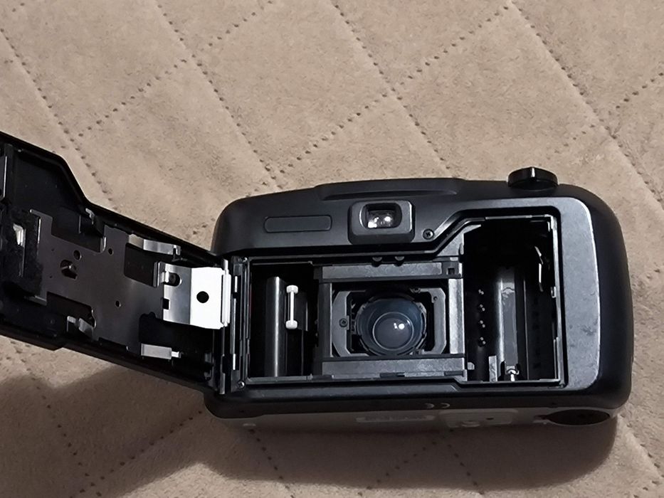 Aparat analogowy Pentax Espio 738,