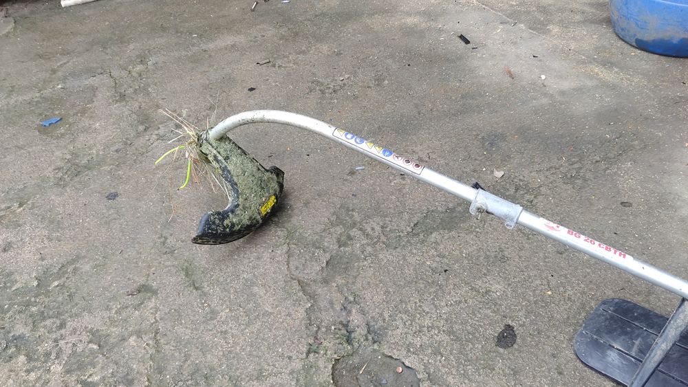 Vendo moto Roçadeira