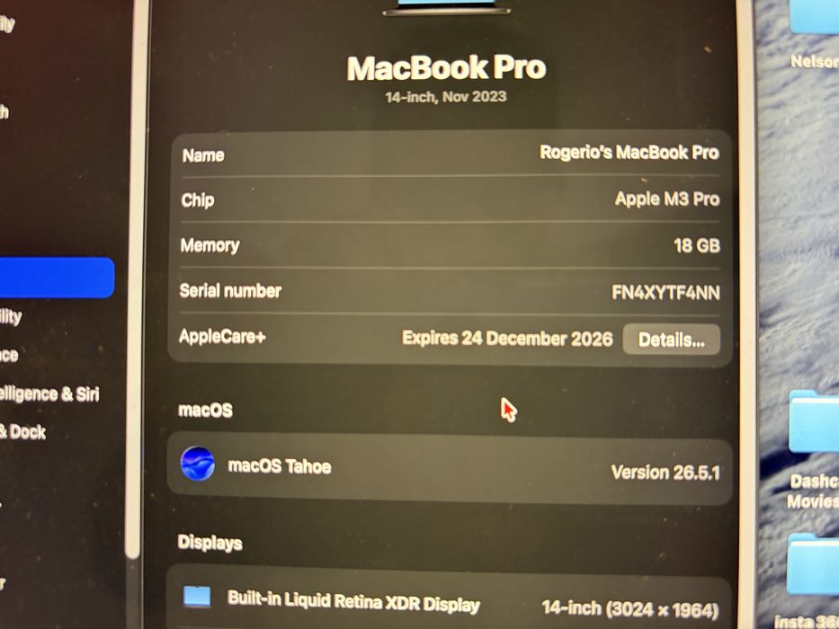 Apple Macbook Pro (M3 Pro) 14’’, 18GB Ram, 1T SSD, com Apple Car plus valido até Dezembro de 2026.