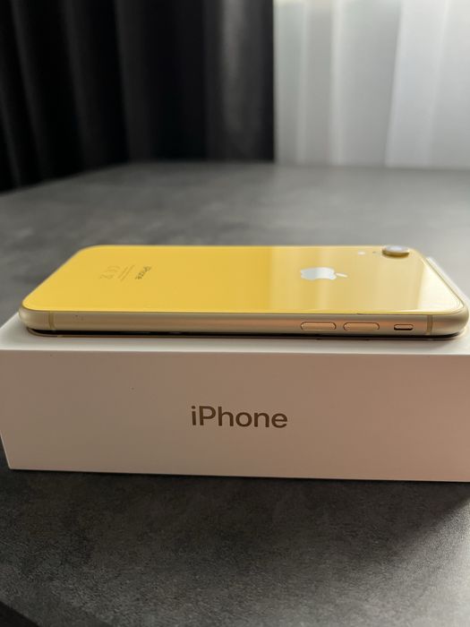 Продам iPhone XR 64GB Yellow Neverlock