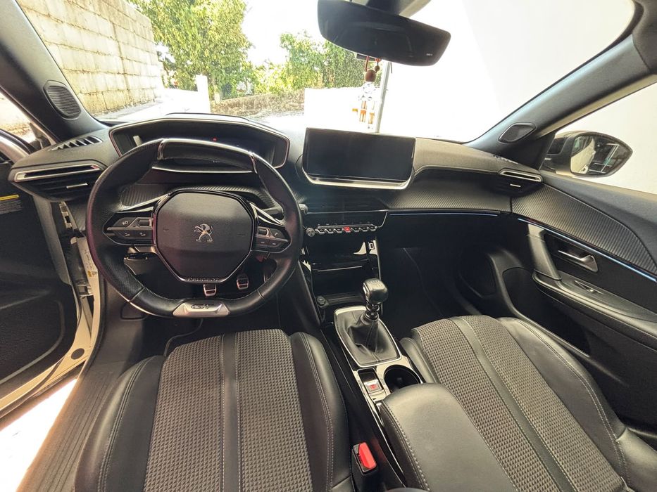 Peugeot 2008 gt 1.2 pure -tech