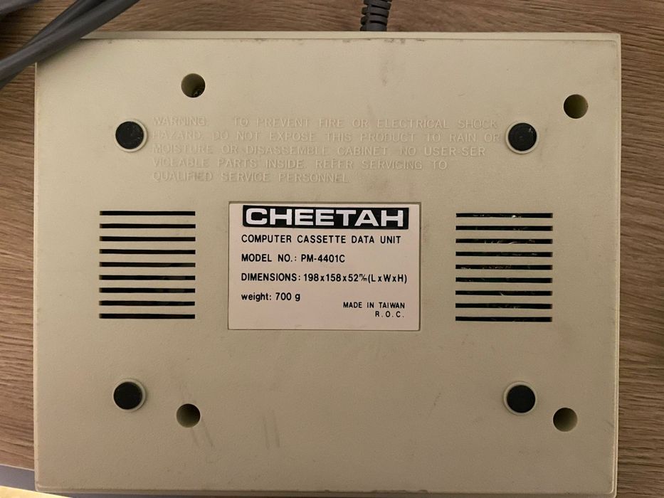 Cheetah retro magnetofon kasetowy do Commodore 64 + gratisy