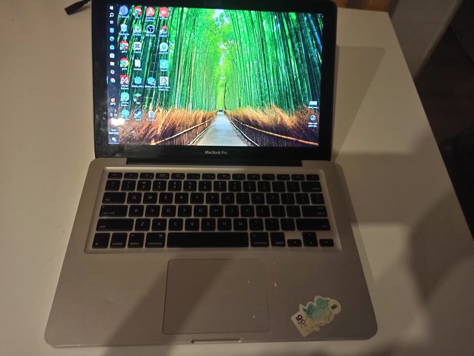 Macbook pro com avaria no áudio e USB