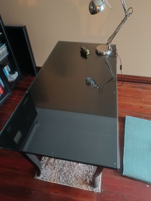 Mesa com vidro / secretária