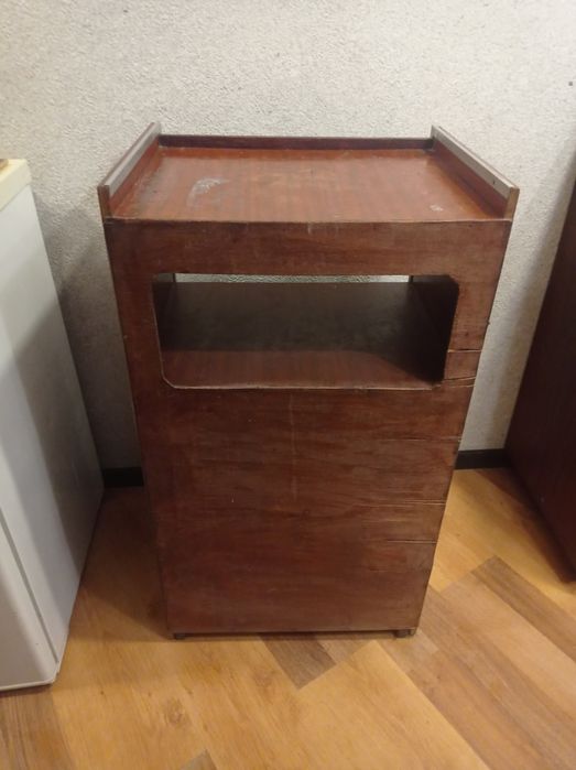 Продам полку-стійку Радіотехніка