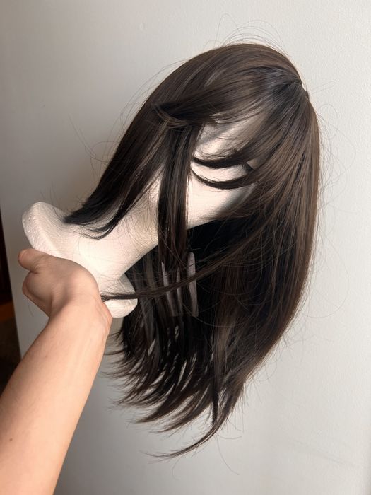 Peruka gorzka czekolada grzywka średnia długość nowe jak naturalne