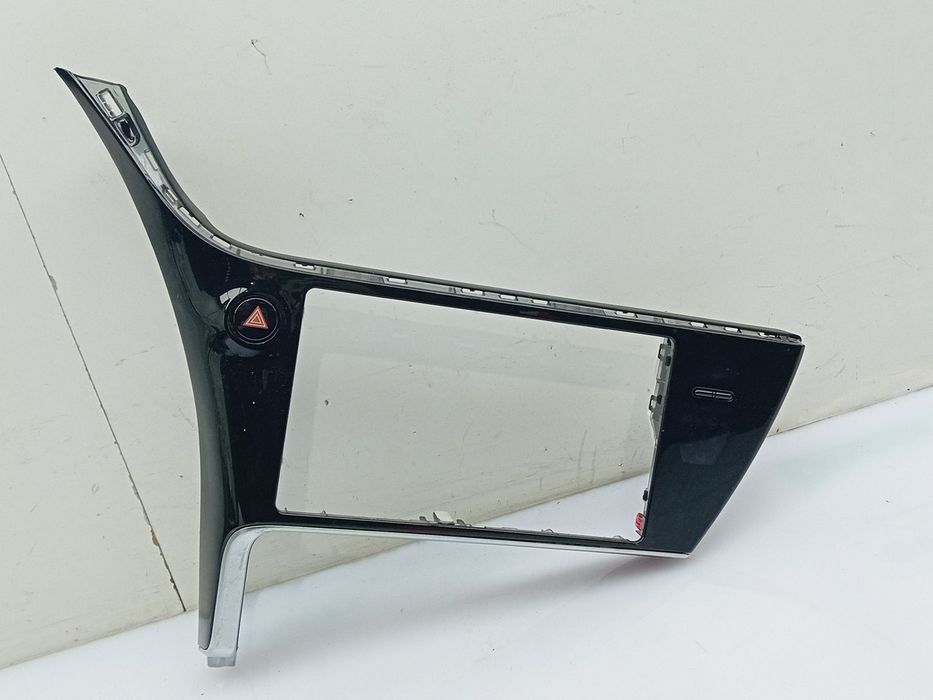 Moldura da consola central / rádio / aro TOYOTA Auris Hatchback (_E18_