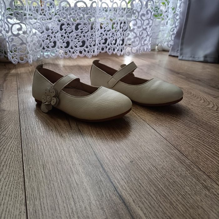 Kremowe balerinki 32