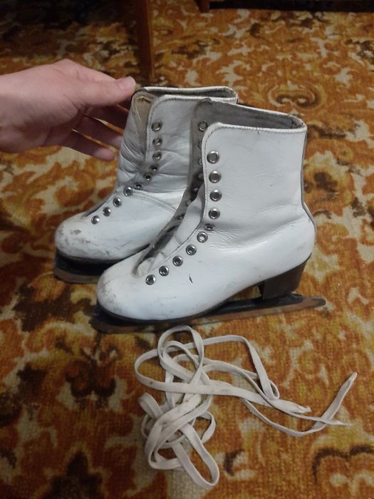 Продам детские коньки