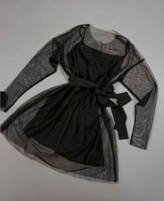 Святкова сукня чорного кольору