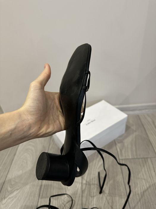 Шкіряні босоніжки &Other Stories