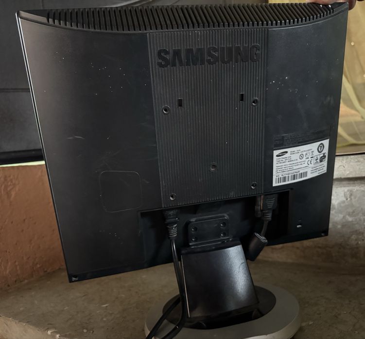 Монитор Samsung.