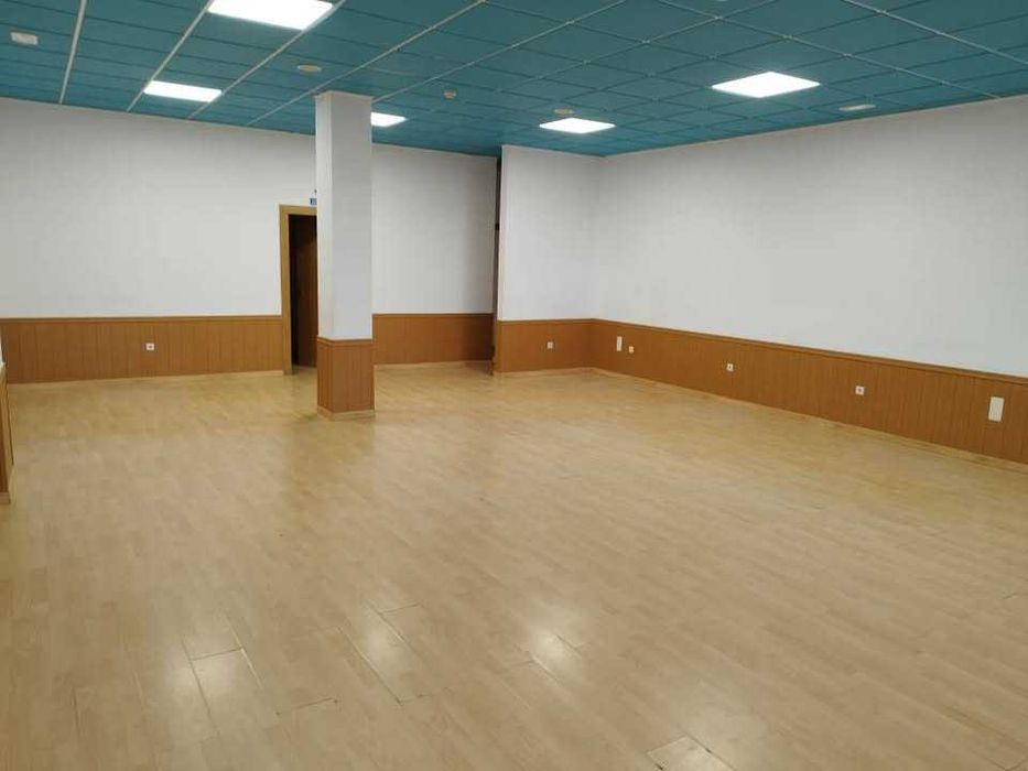 Arrenda-se Espaço Comercial